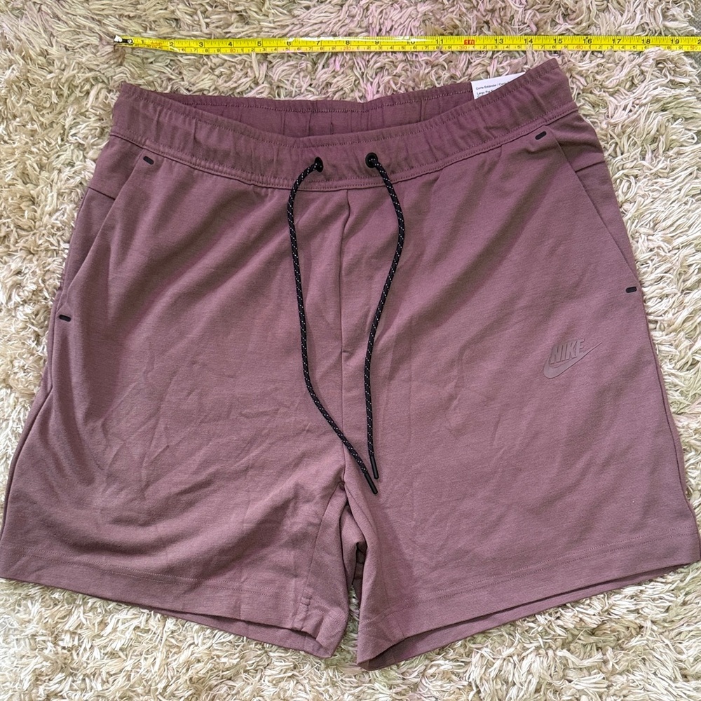 Nike Men's Mauve Athletic Shorts